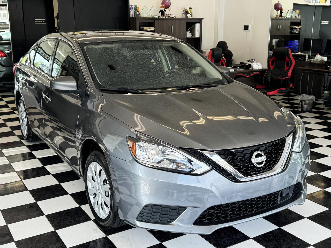 2018 Nissan Sentra SV+Camera+Heated Seats+New Tires+CLEAN CARFAX - Photo #5
