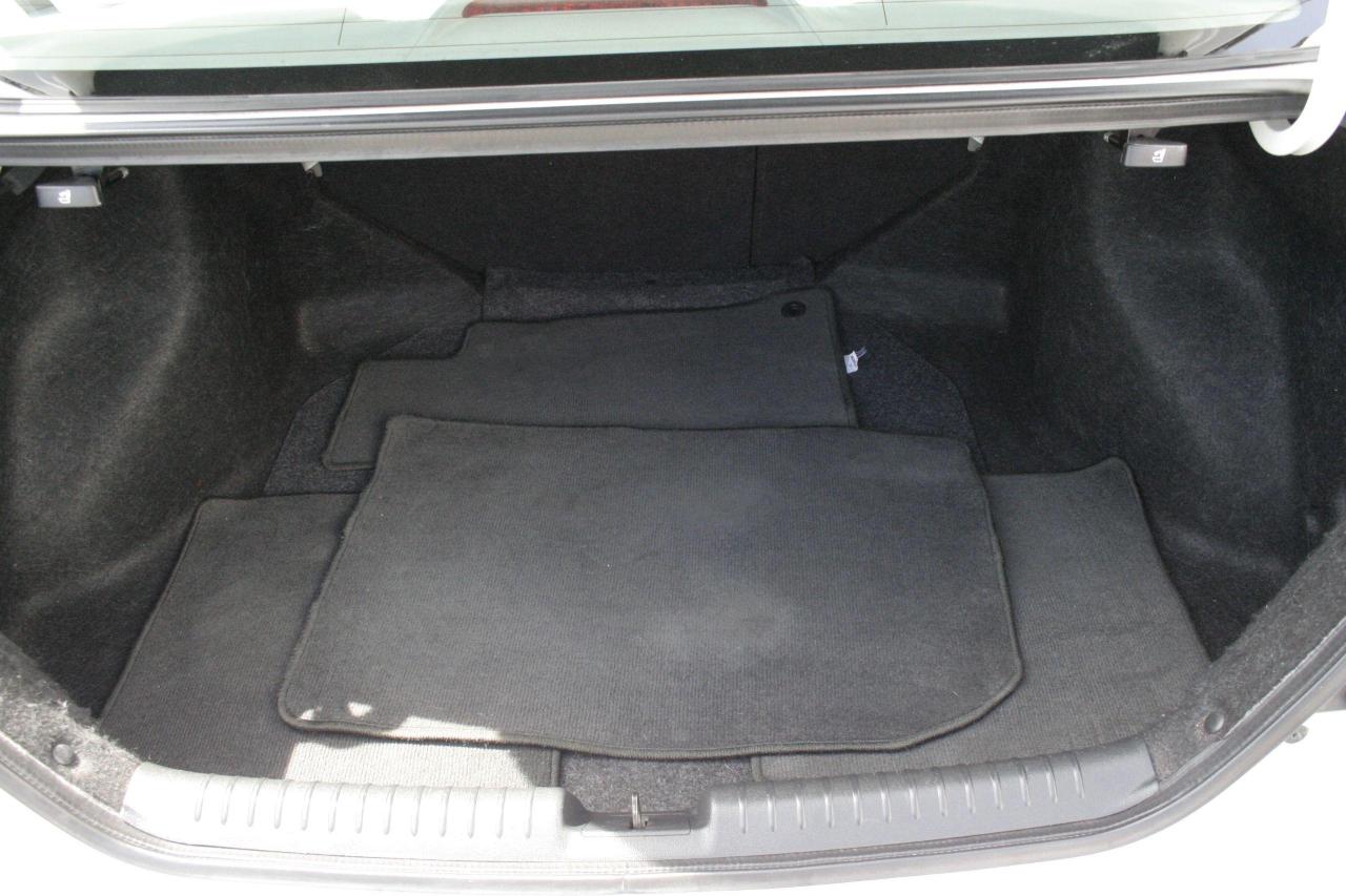 2013 Honda Civic 4dr Auto LX - Photo #5