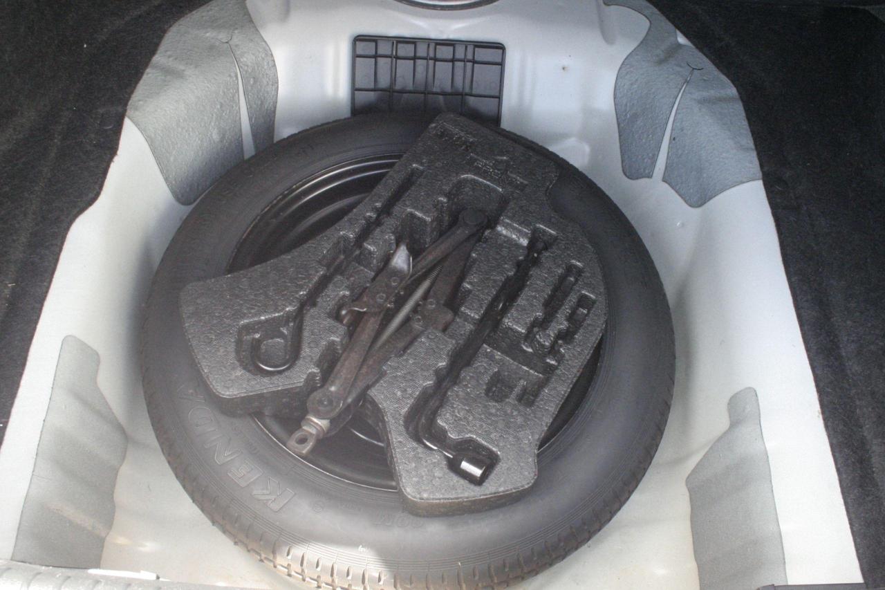 2013 Honda Civic 4dr Auto LX - Photo #6