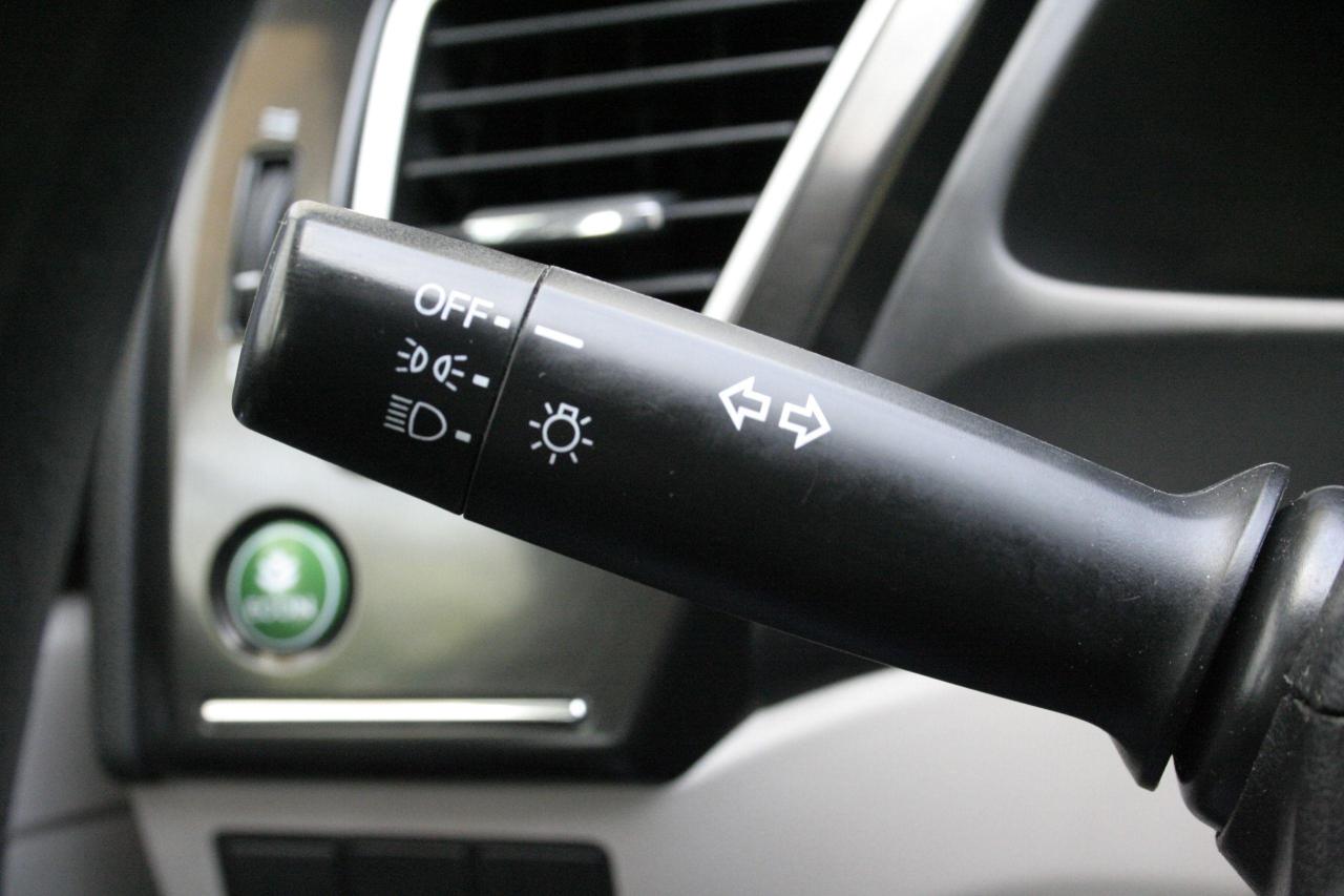 2013 Honda Civic 4dr Auto LX - Photo #24