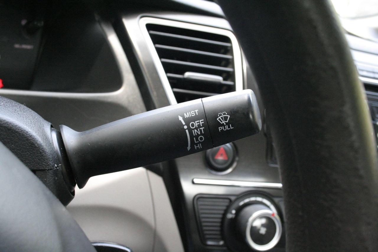 2013 Honda Civic 4dr Auto LX - Photo #29