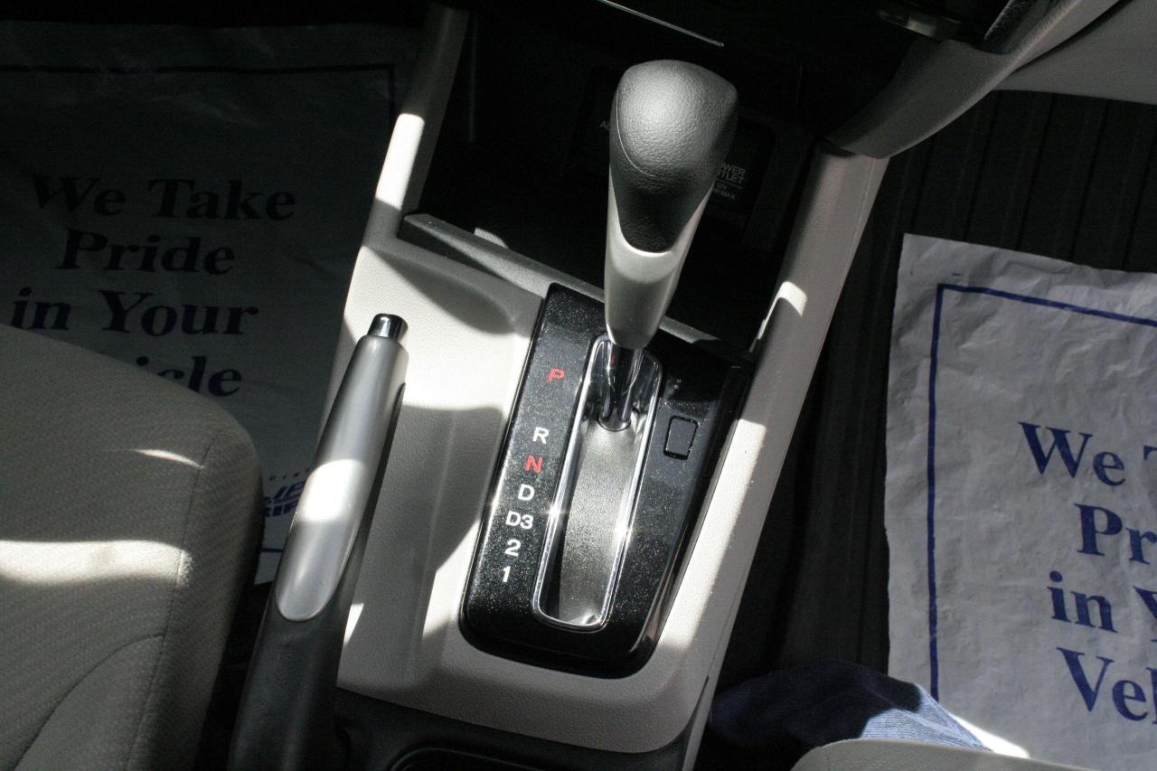 2013 Honda Civic 4dr Auto LX - Photo #30