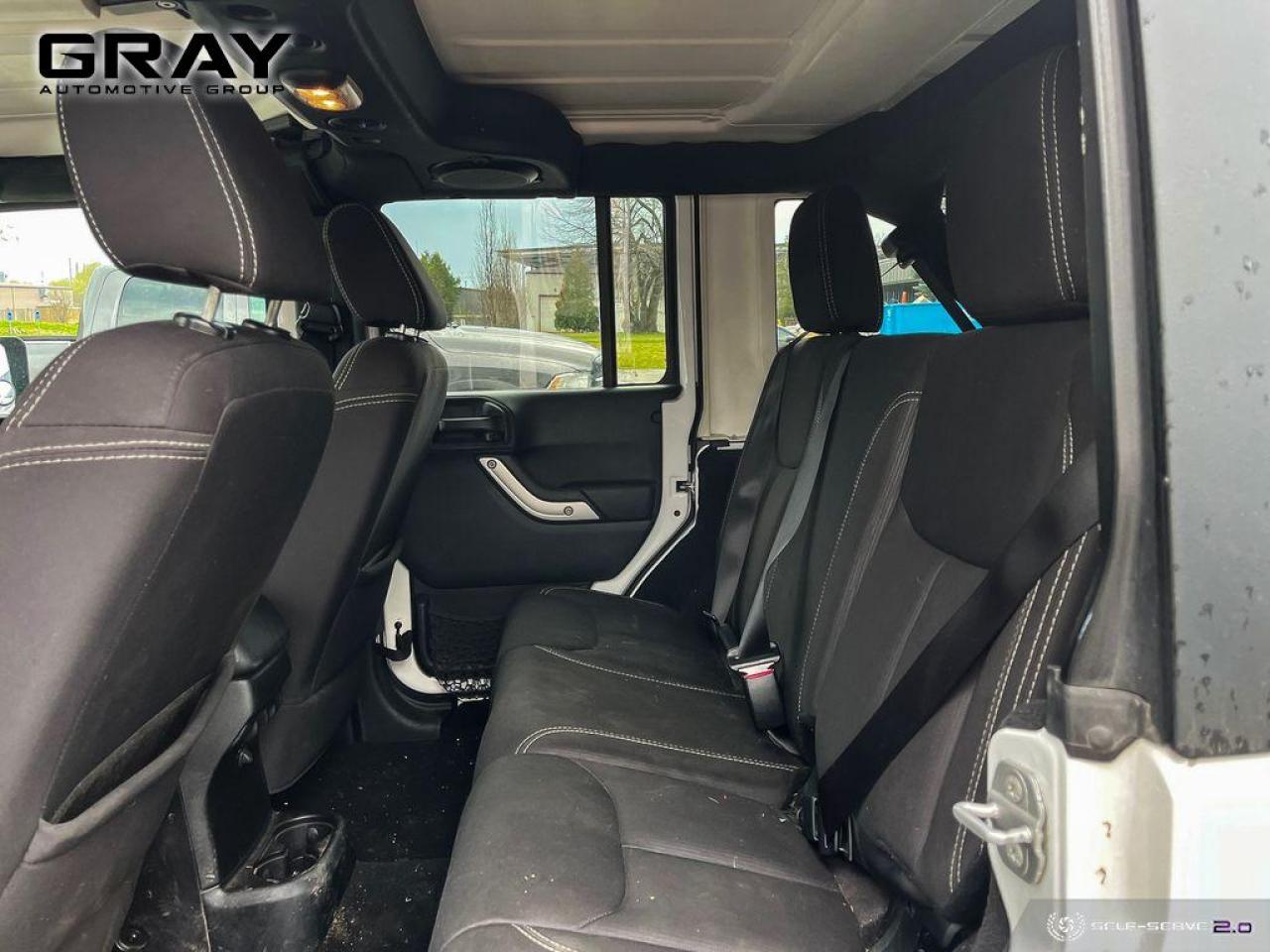 2014 Jeep Wrangler Unlimited Sahara - Photo #15