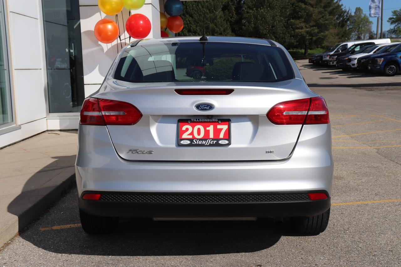 2017 Ford Focus SE 4DR SDN Photo5