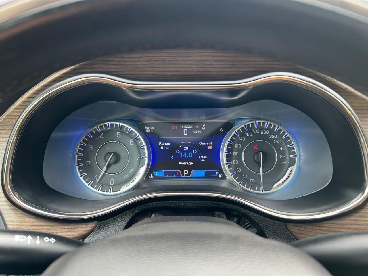 2015 Chrysler 200 C - Photo #10