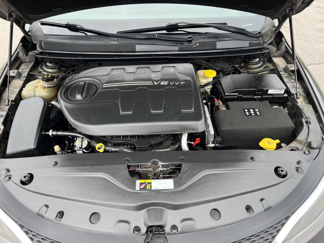 2015 Chrysler 200 C - Photo #23