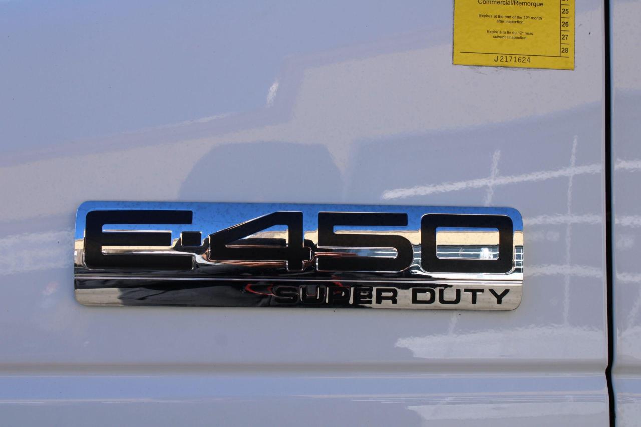 2019 Ford E-Series Cutaway E-450 DRW 158" WB - Photo #4