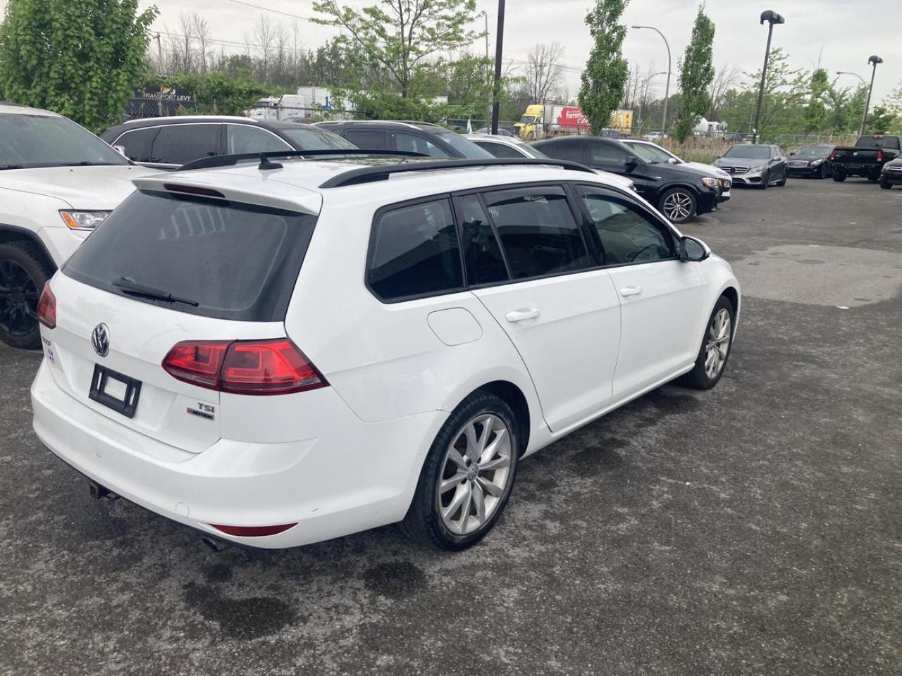 2017 Volkswagen Golf SportWagen  - Photo #3