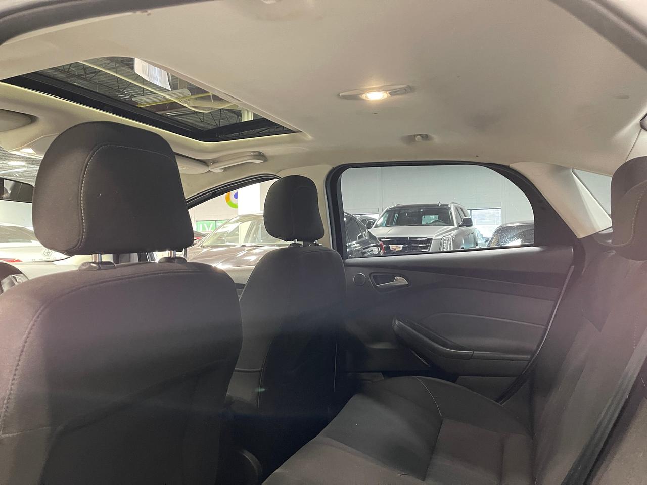 2018 Ford Focus SEL Sedan Photo