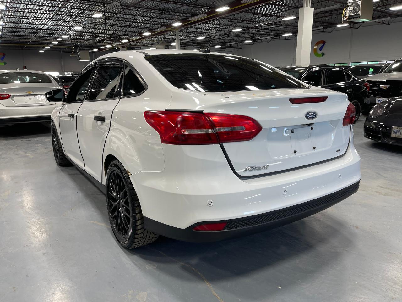 2018 Ford Focus SEL Sedan Photo2
