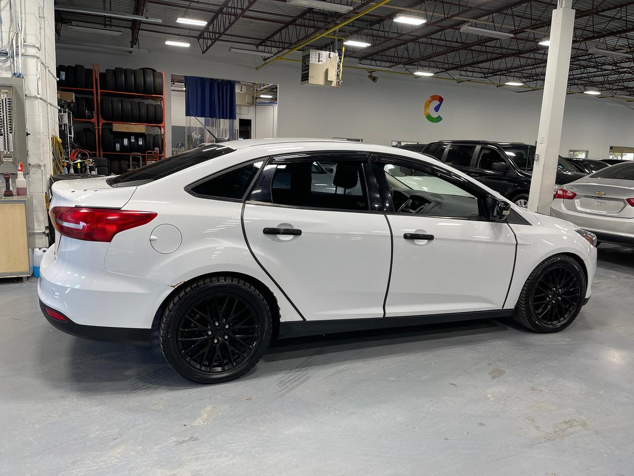 2018 Ford Focus SEL Sedan Photo