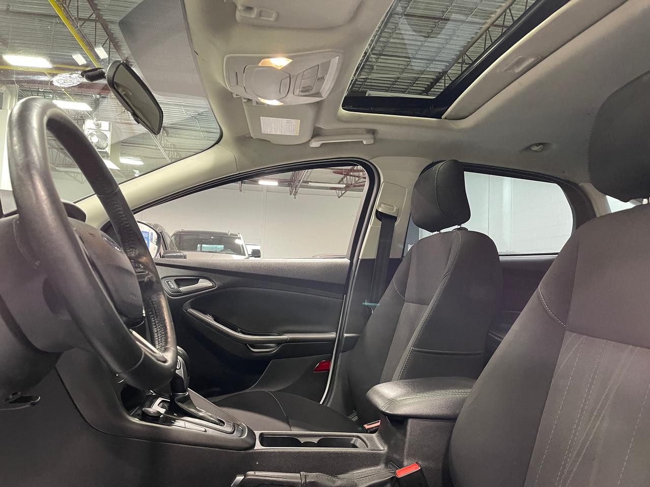 2018 Ford Focus SEL Sedan Photo
