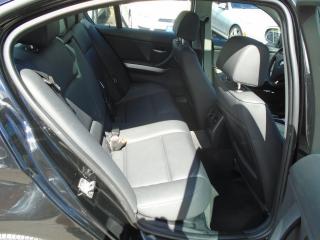 2011 BMW 3 Series 323i/ ONE OWNER / NO ACCIDENT / SUPER CLEAN / - Photo #15