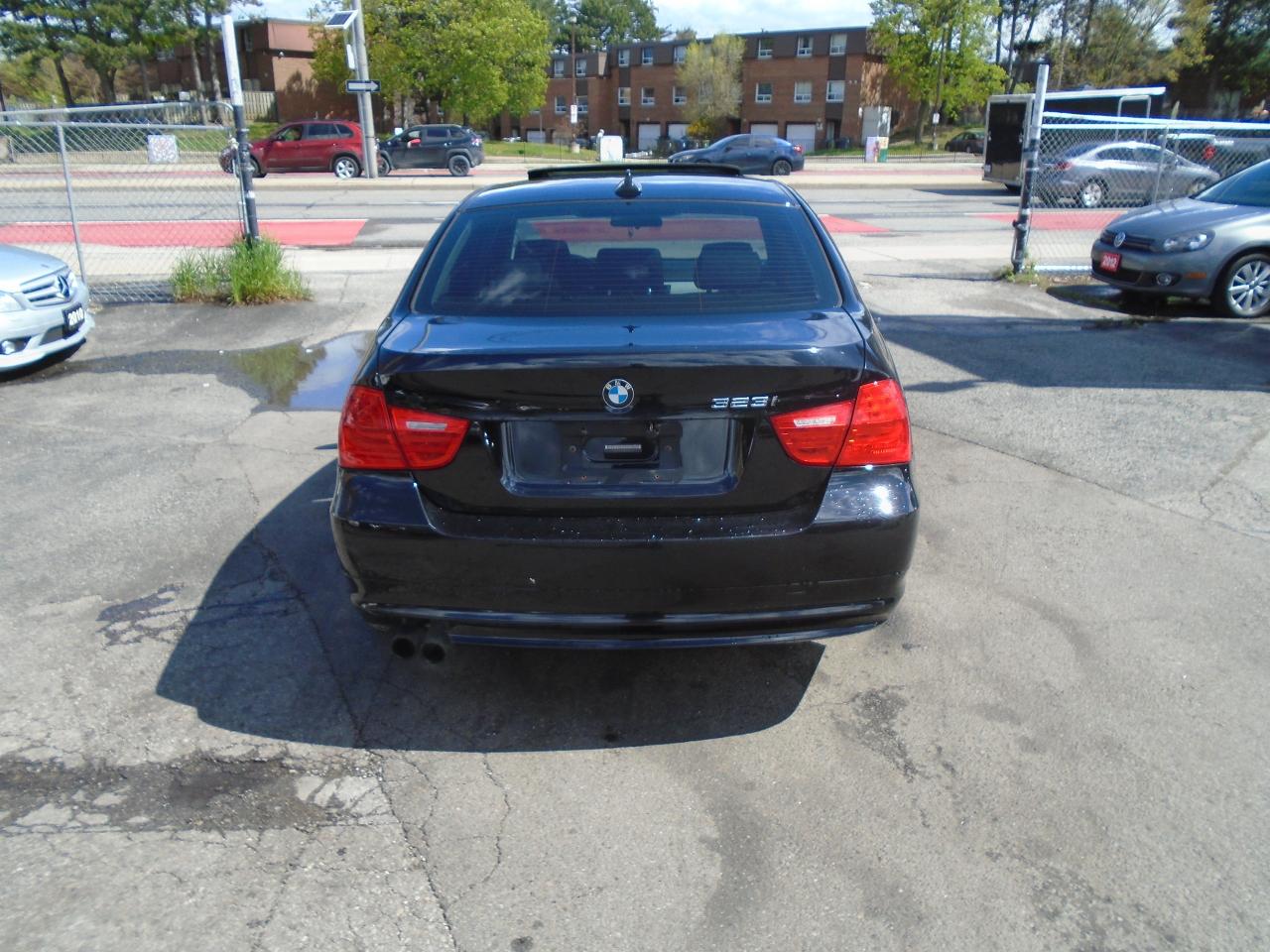 2011 BMW 3 Series 323i/ ONE OWNER / NO ACCIDENT / SUPER CLEAN / - Photo #6