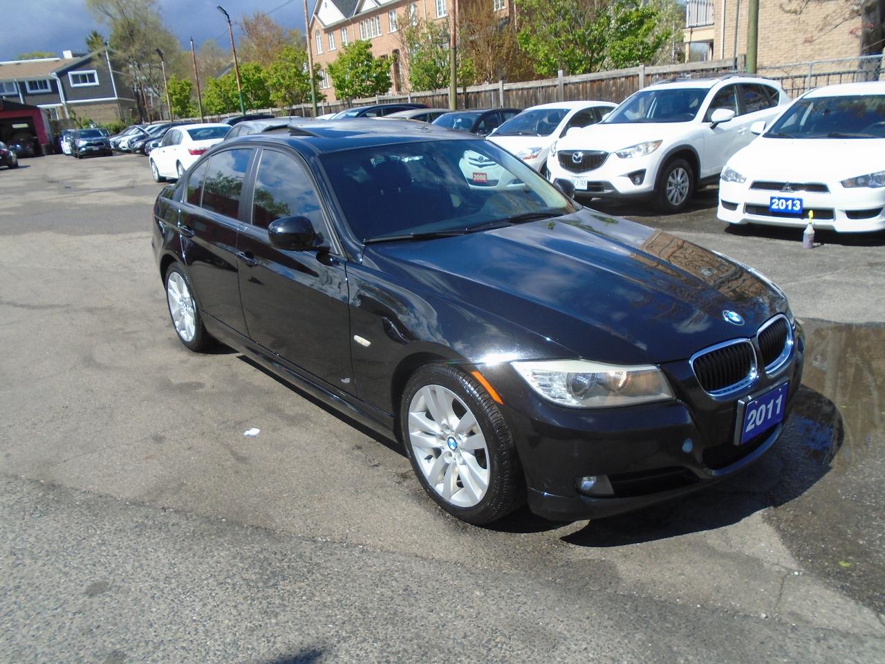 2011 BMW 3 Series 323i/ ONE OWNER / NO ACCIDENT / SUPER CLEAN / - Photo #3
