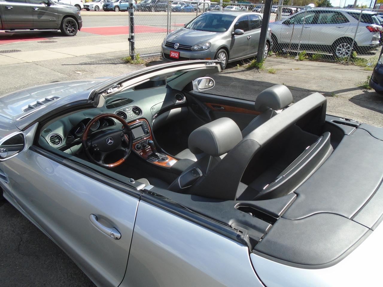 2003 Mercedes-Benz SL-Class 5.0L/ SUPER CLEAN/ HARDTOP / V8/ WELL MAINTAINED / - Photo #19