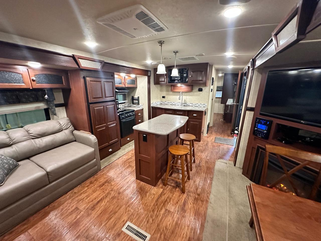 2016 Flagstaff 832IKBS 