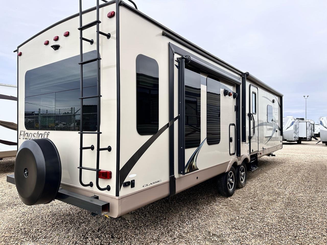 2016 Flagstaff 832IKBS 