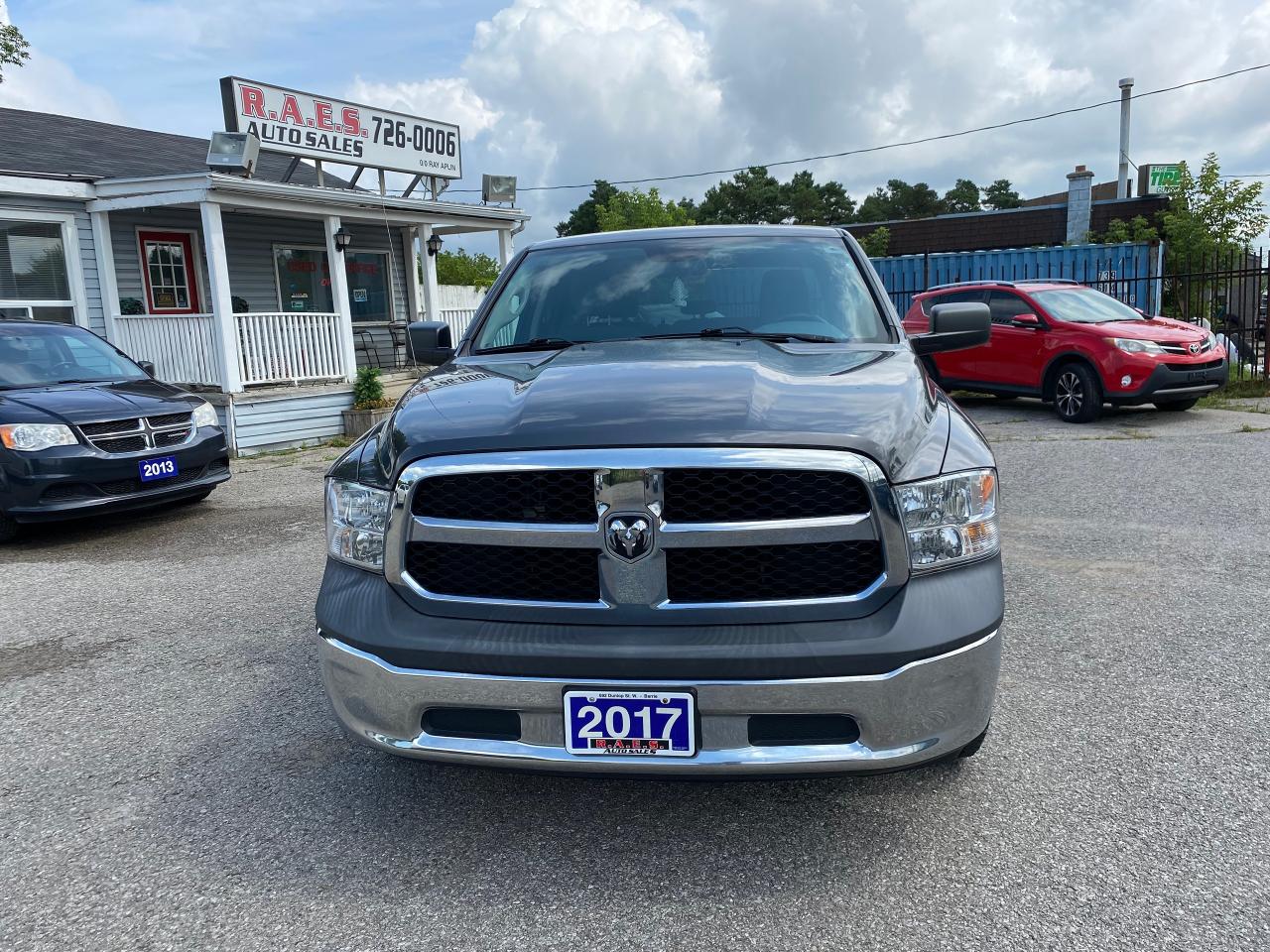 2017 RAM 1500 4WD QUAD CAB 140.5" ST - Photo #3