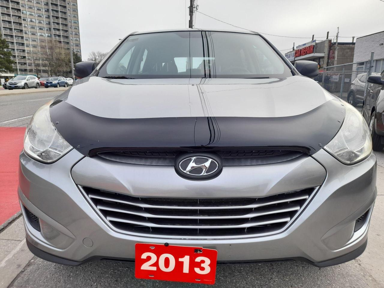2013 Hyundai Tucson GL - Photo #2