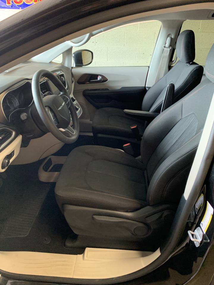 2018 Chrysler Pacifica L- ONLY 50,852KMS! 1 LOCAL SENIOR OWNER! NO CLAIMS - Photo #19