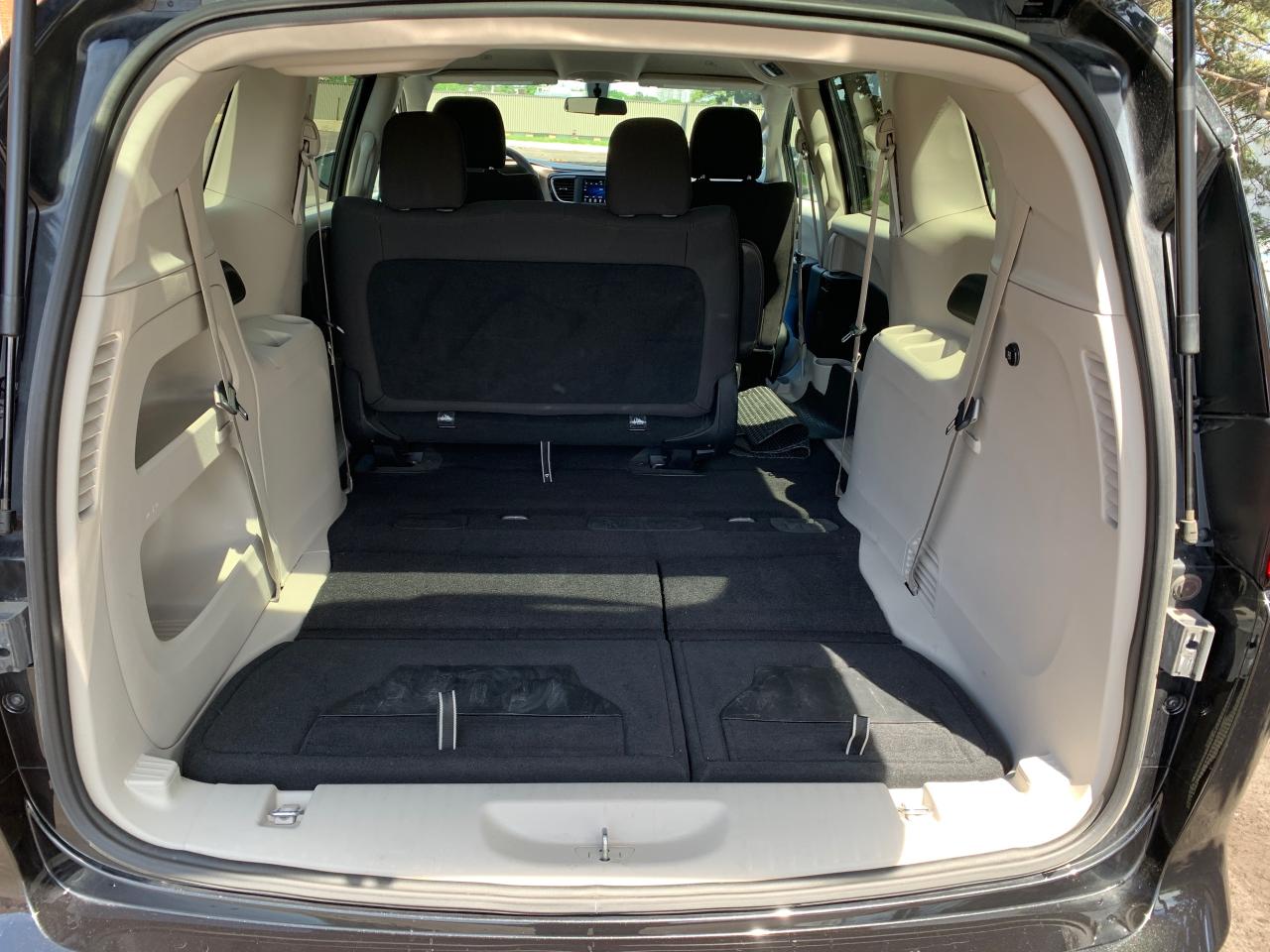 2018 Chrysler Pacifica L- ONLY 50,852KMS! 1 LOCAL SENIOR OWNER! NO CLAIMS - Photo #20