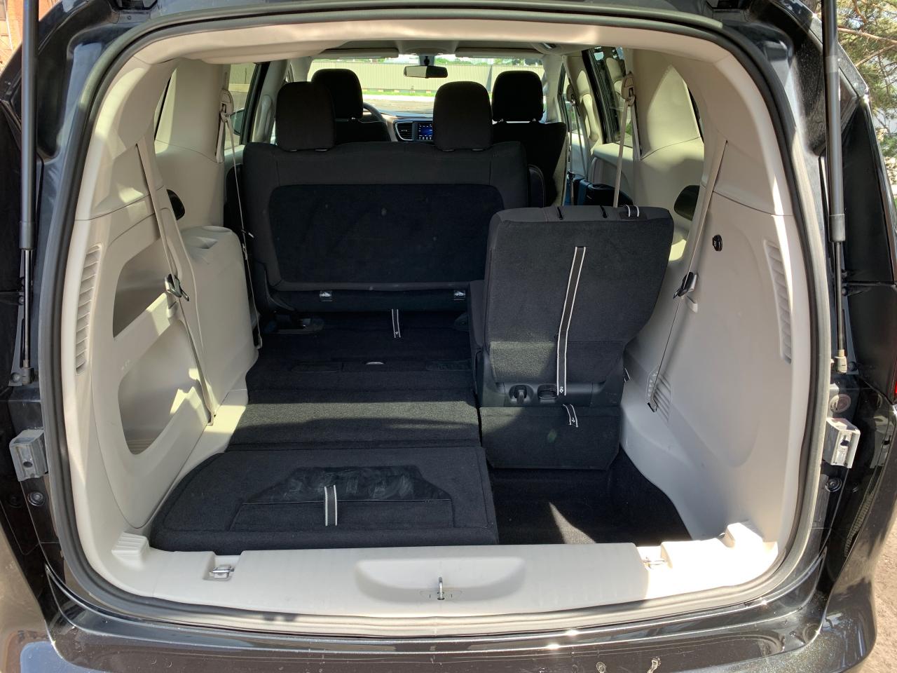 2018 Chrysler Pacifica L- ONLY 50,852KMS! 1 LOCAL SENIOR OWNER! NO CLAIMS - Photo #21