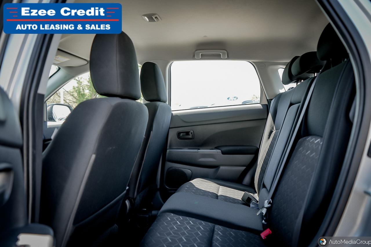 2021 Mitsubishi RVR ES Photo45