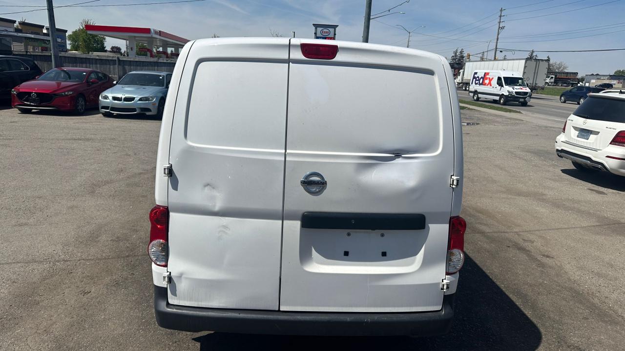 2018 Nissan NV200 S, MINI CARGOVAN, NO ACCIDENT, CERTIFIED - Photo #4