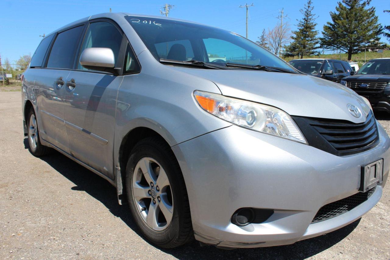 2016 Toyota Sienna  Photo