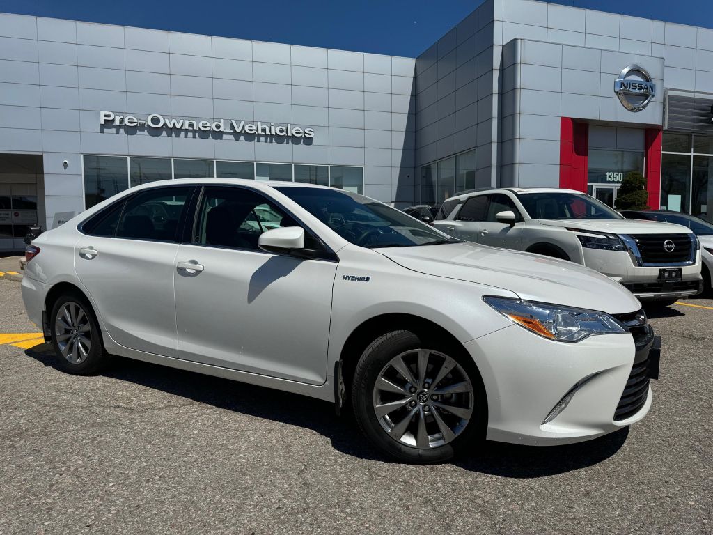 Used 2017 Toyota Camry HYBRID RARE LOW KM CAMRY XLE HYBRID WITH ONLY 2000KMS. LOADED WITH LEATHER,NAVIGATION,MOONROOF,ALLOYS ETC. CLEAN CARFAX,ONE OWNER TRADE! for Sale in Toronto, Ontario