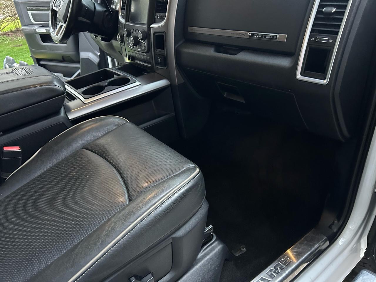 2015 RAM 2500 4WD Crew Cab 149" Longhorn Limited - Photo #14