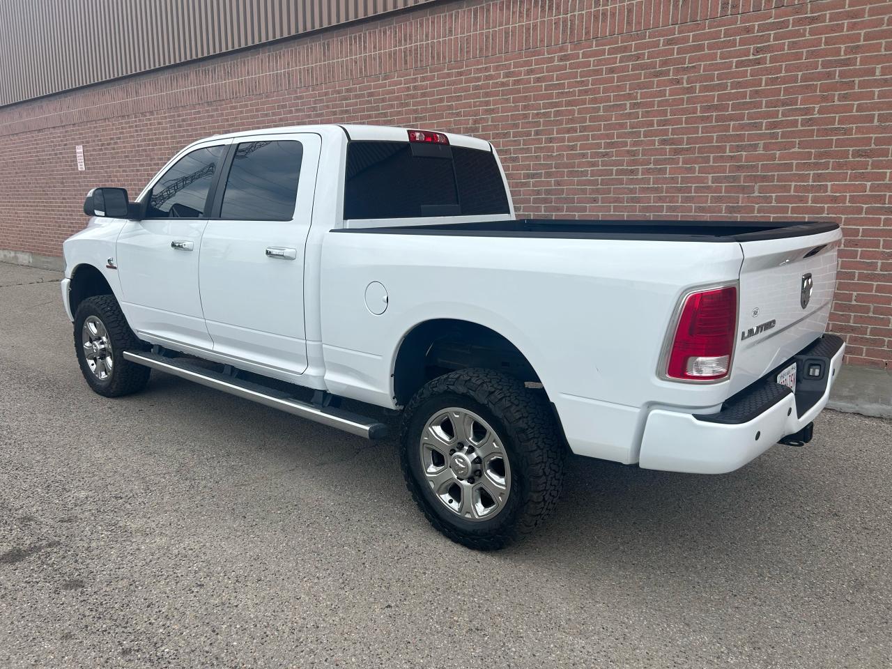 2015 RAM 2500 4WD Crew Cab 149" Longhorn Limited Photo4