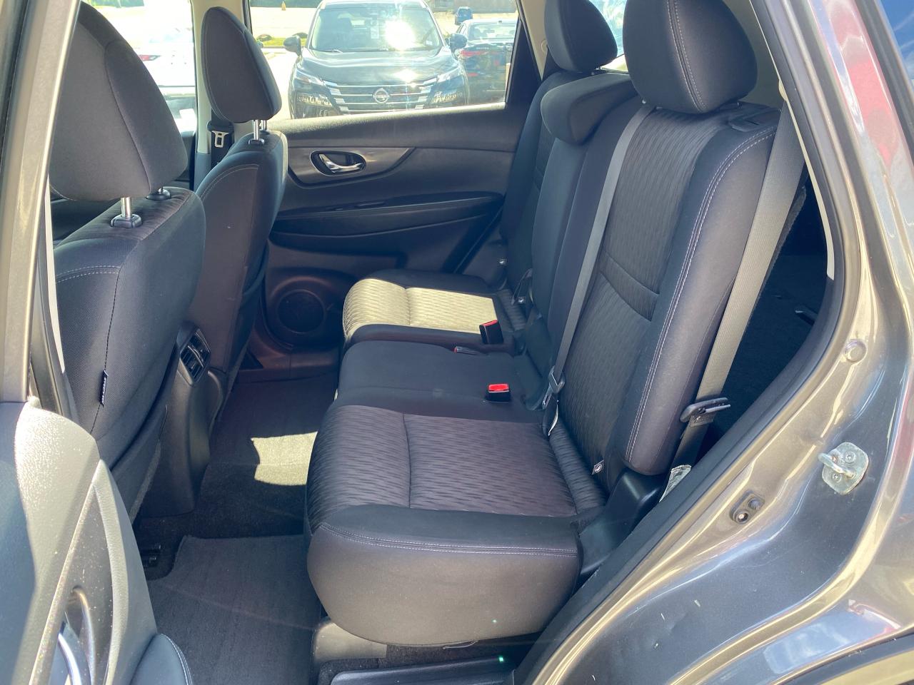 2017 Nissan Rogue SV AWD NEW MVI - POWER DRIVERS SEAT - HEATED SEATS Photo28