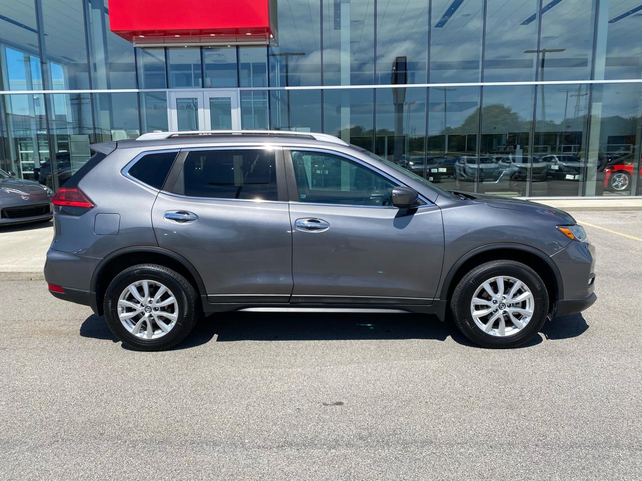 2017 Nissan Rogue SV AWD NEW MVI - POWER DRIVERS SEAT - HEATED SEATS Photo21