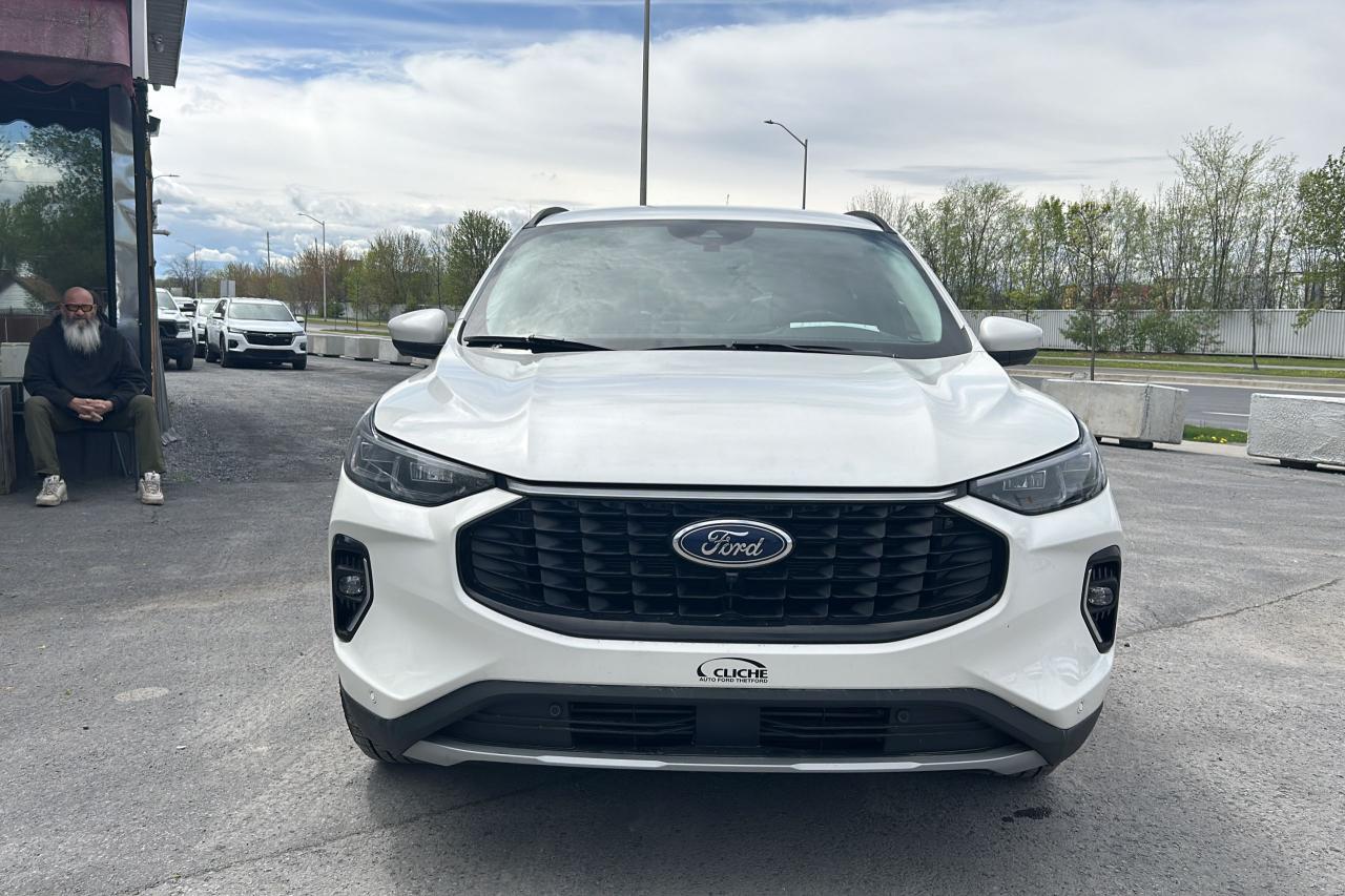 2023 Ford Escape Platinum - Photo #2