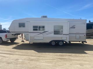<p>2006 259RGSS 5TH WHEEL . SHOWS PRIDE OF OWNERSHIP ! </p>