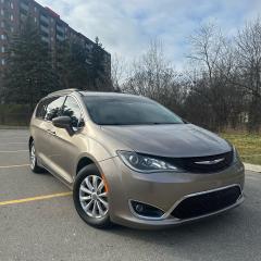 Used 2017 Chrysler Pacifica 4dr Wgn Touring-L for sale in Waterloo, ON