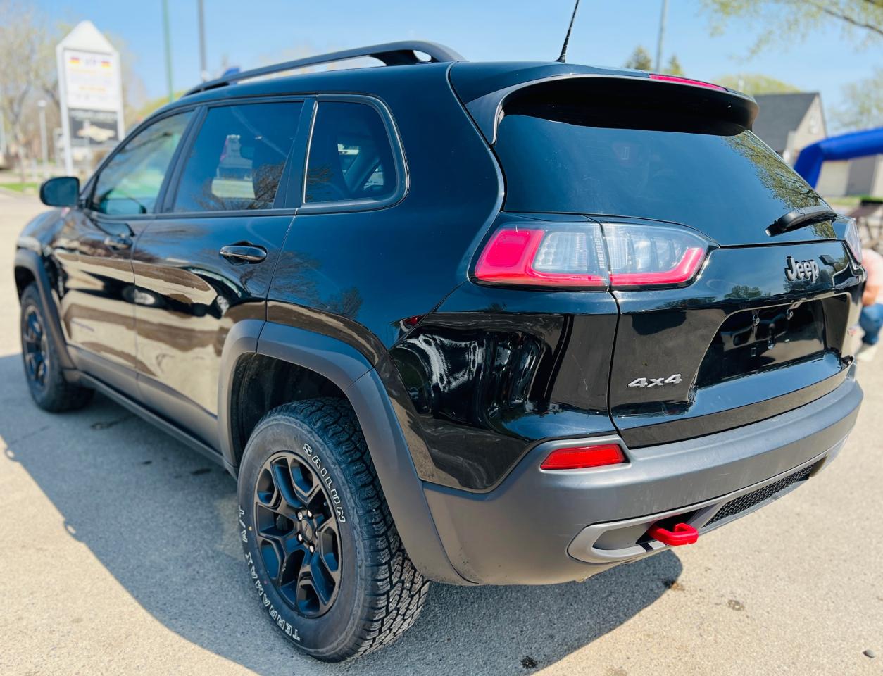 2020 Jeep Cherokee Trailhawk - Photo #6