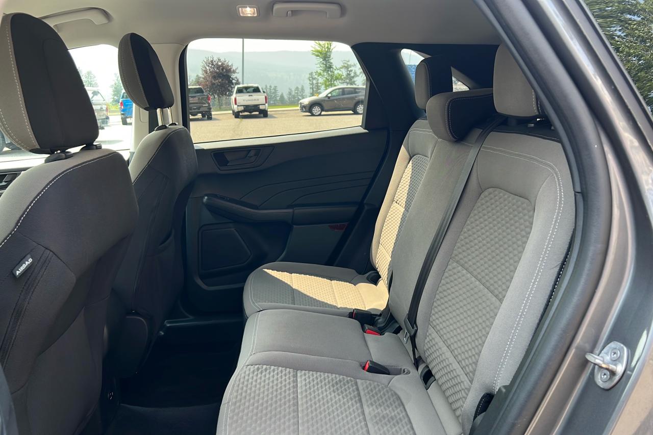 2022 Ford Escape SE AWD Photo