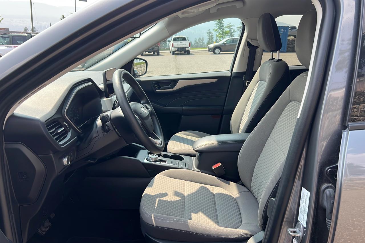 2022 Ford Escape SE AWD Photo