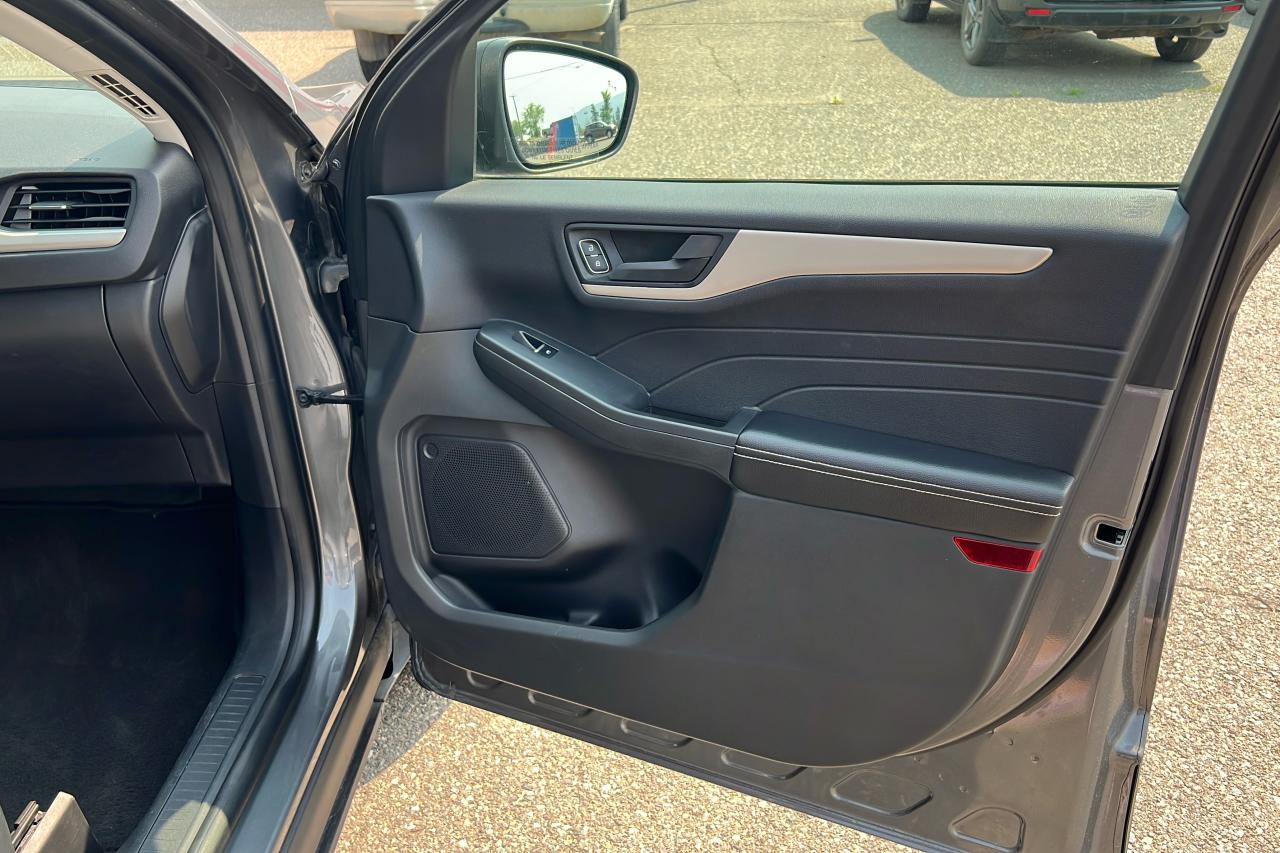 2022 Ford Escape SE AWD Photo