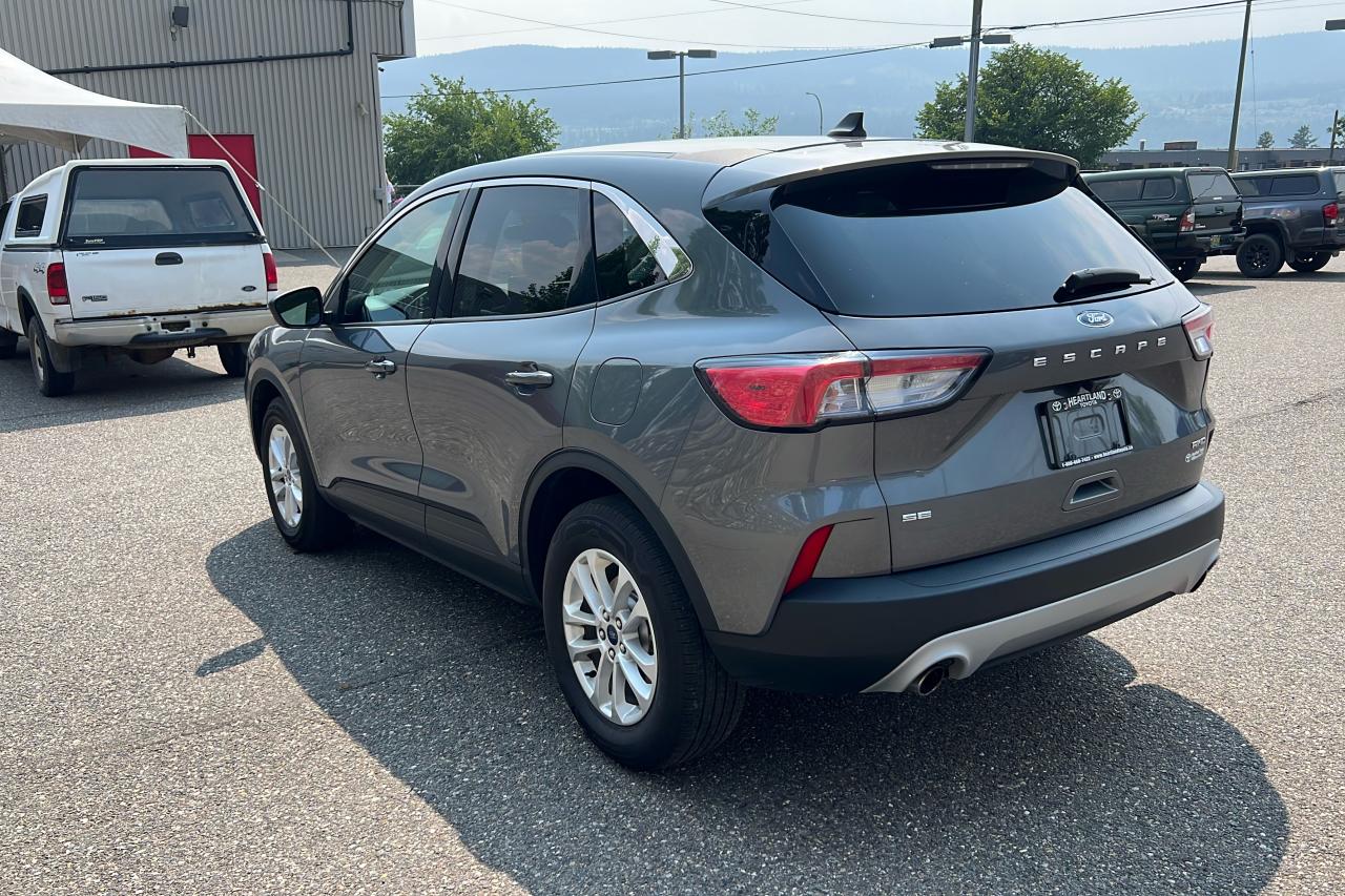 2022 Ford Escape SE AWD Photo