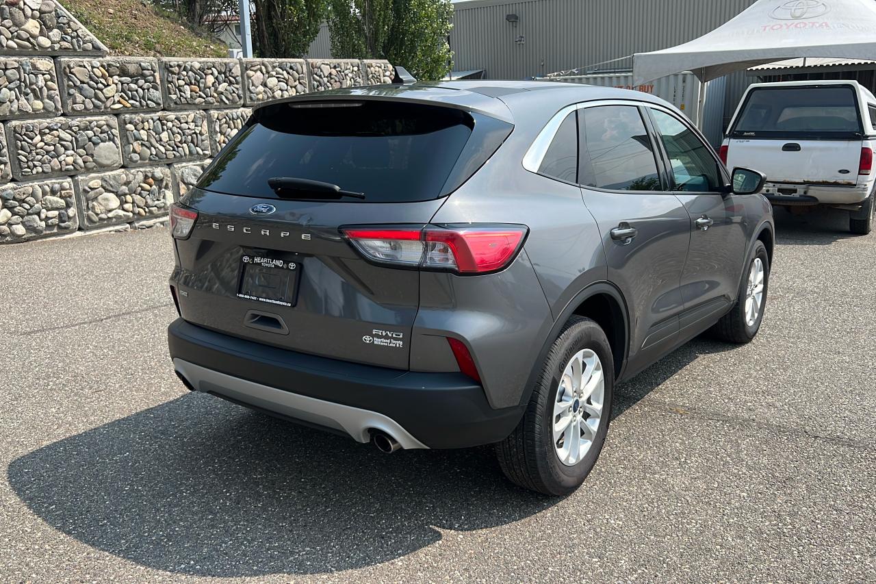 2022 Ford Escape SE AWD Photo