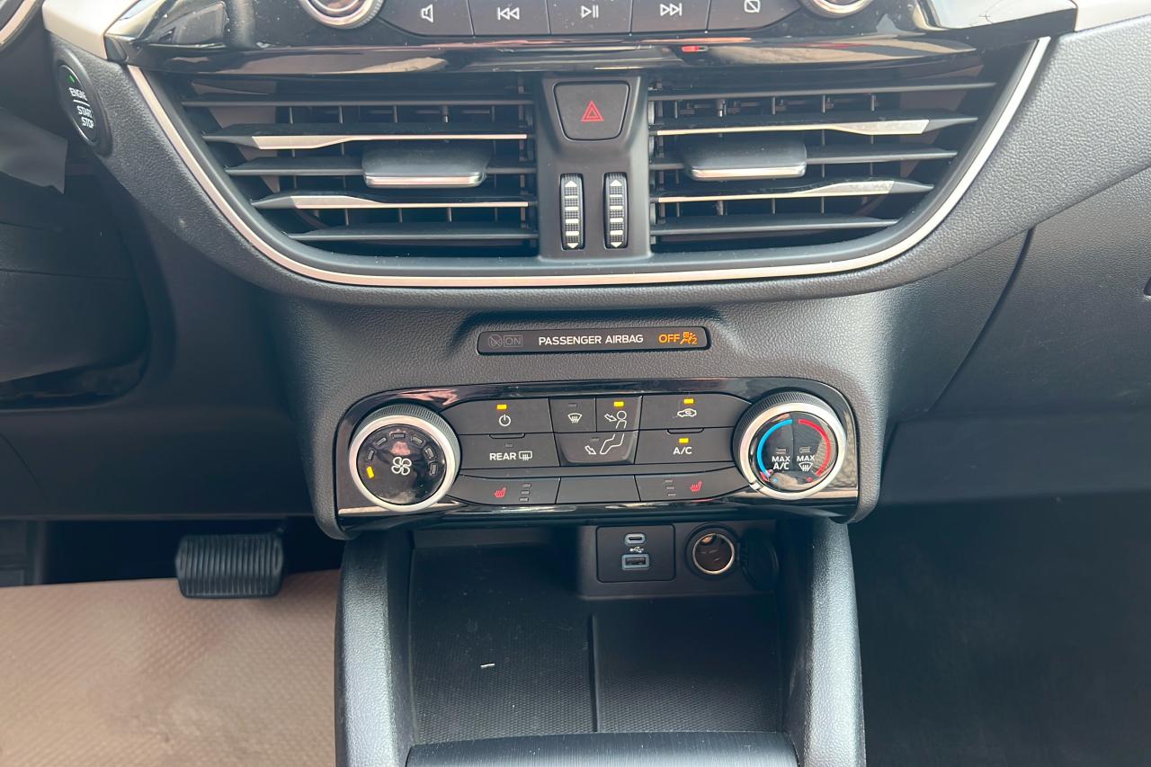 2022 Ford Escape SE AWD Photo