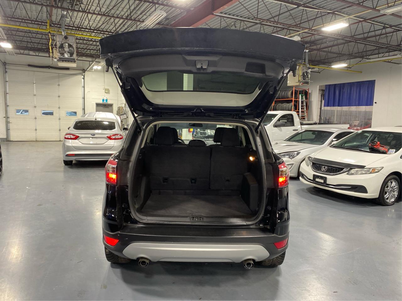 2017 Ford Escape FWD 4dr SE Photo