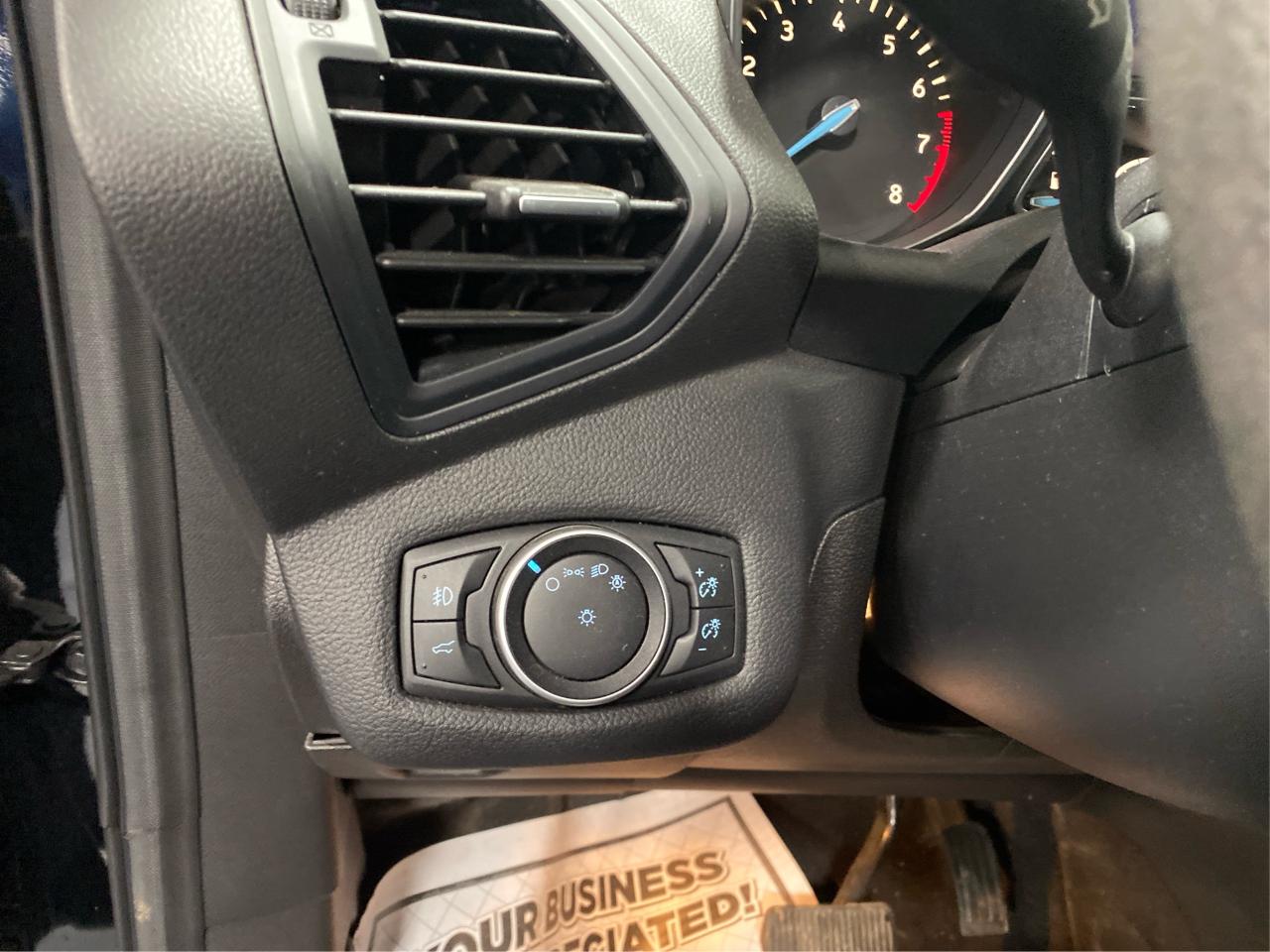 2017 Ford Escape FWD 4dr SE Photo