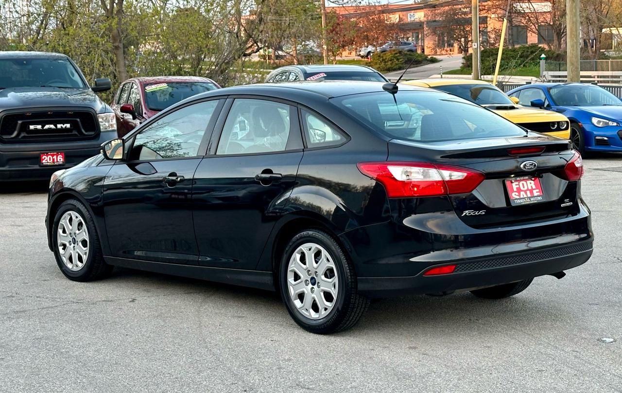 2012 Ford Focus SE Photo4