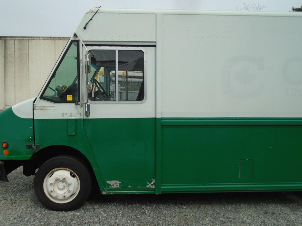 2006 Freightliner MT Stepvan - Photo #9