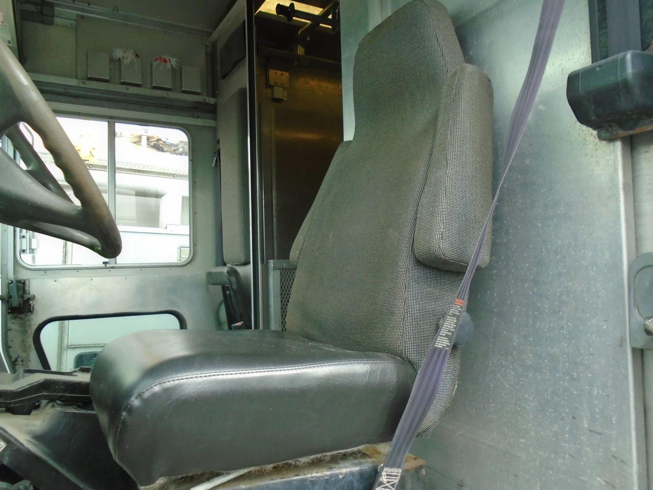2006 Freightliner MT Stepvan - Photo #10
